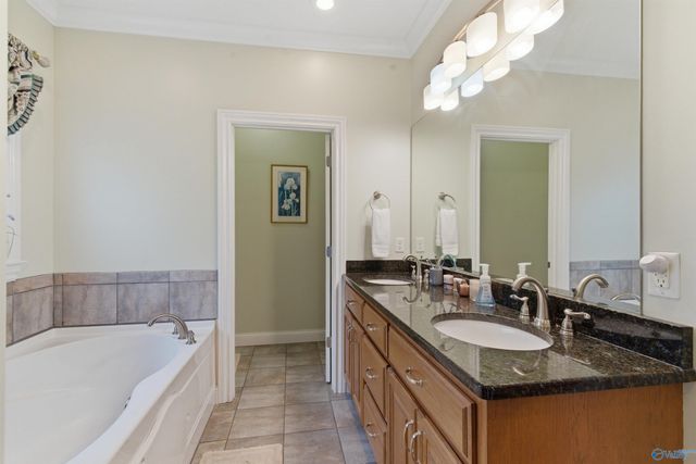 1525 Willow Beach Road, Guntersville, AL 35976