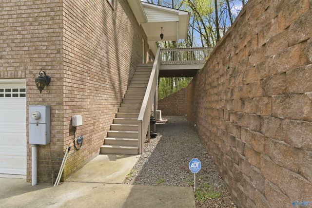 1525 Willow Beach Road, Guntersville, AL 35976