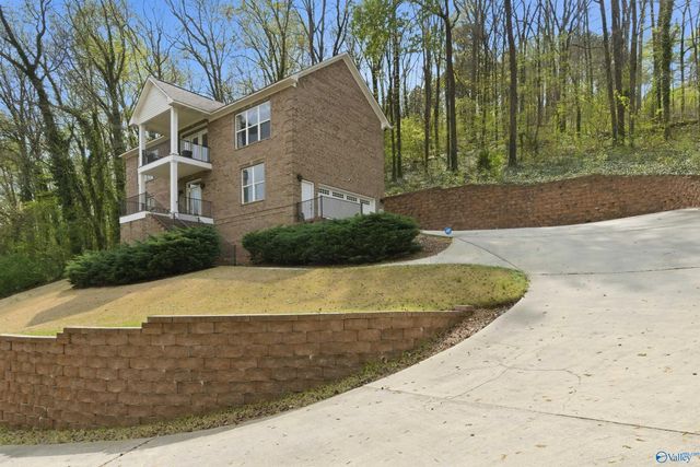 1525 Willow Beach Road, Guntersville, AL 35976