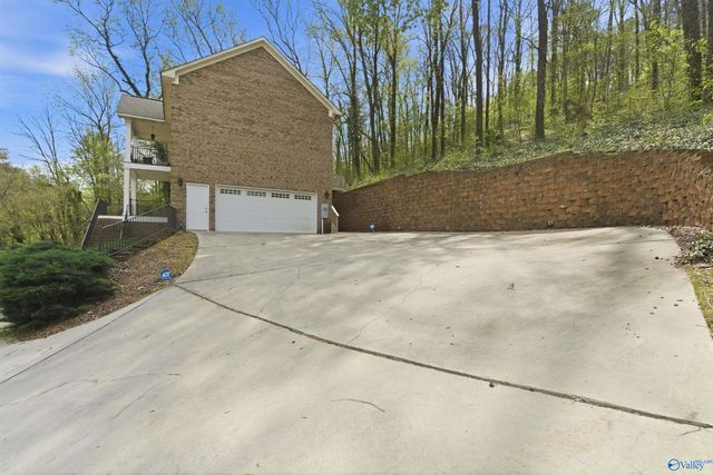 1525 Willow Beach Road, Guntersville, AL 35976