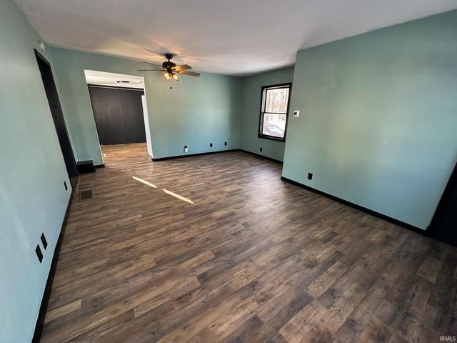 909 W Garro Street, Plymouth, IN 46563