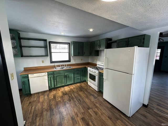 909 W Garro Street, Plymouth, IN 46563