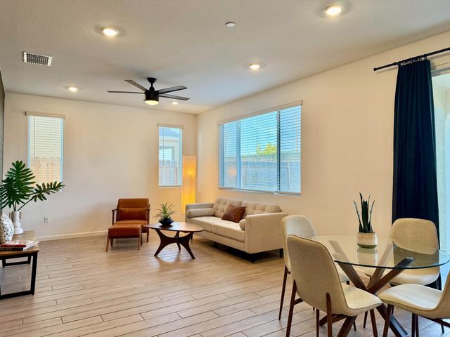 7293 Dorstone Way, Sacramento, CA 95829