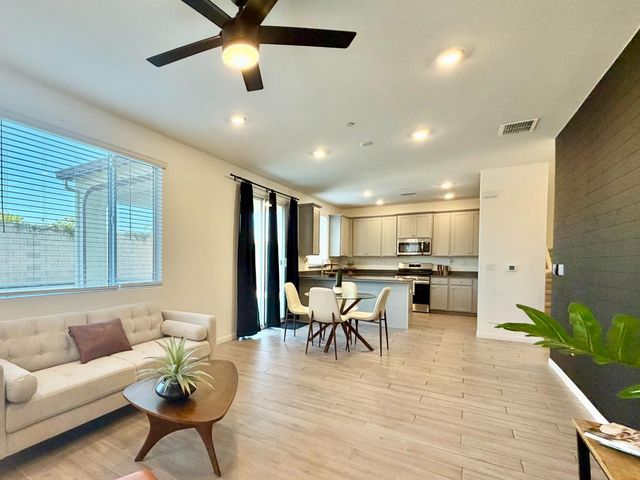 7293 Dorstone Way, Sacramento, CA 95829