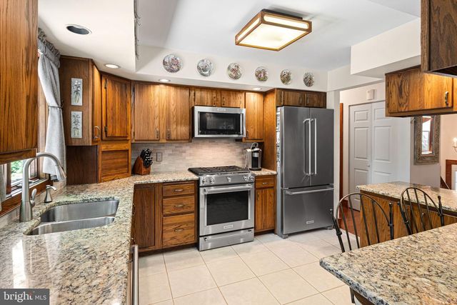 113 ACORN PL, North Wales, PA 19454
