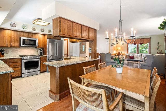 113 ACORN PL, North Wales, PA 19454