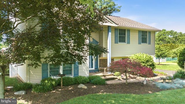 113 ACORN PL, North Wales, PA 19454