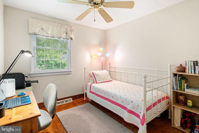 113 ACORN PL, North Wales, PA 19454
