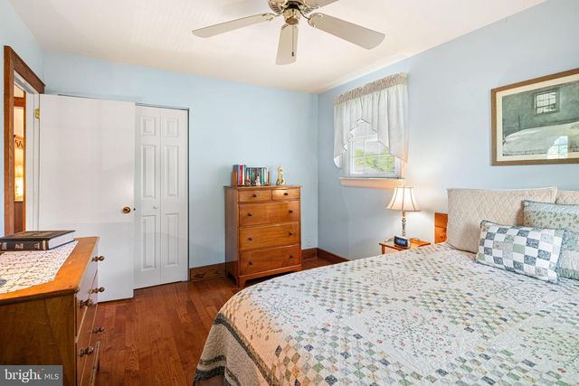 113 ACORN PL, North Wales, PA 19454