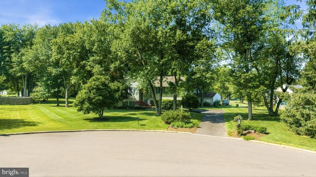 113 ACORN PL, North Wales, PA 19454