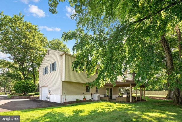 113 ACORN PL, North Wales, PA 19454