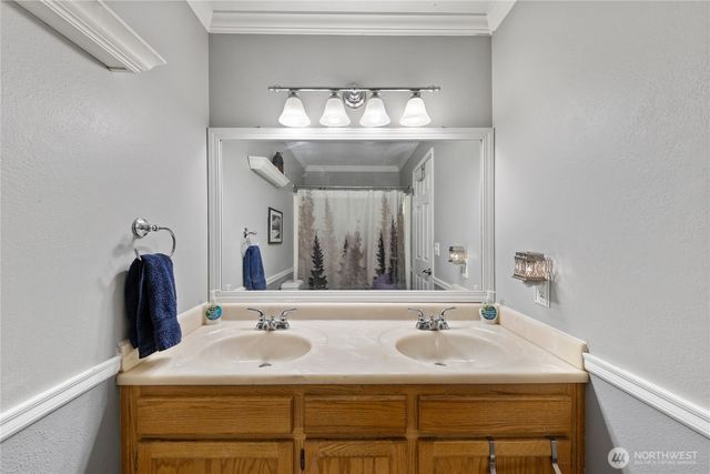 625 NW Mizzen Drive, Oak Harbor, WA 98277