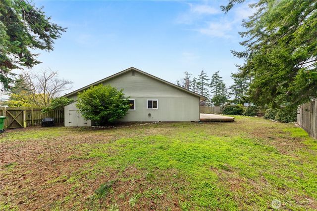625 NW Mizzen Drive, Oak Harbor, WA 98277