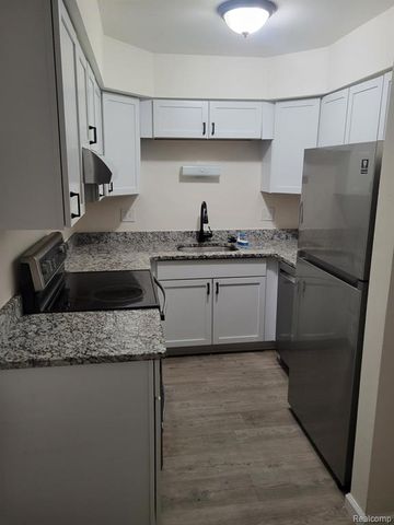 7414 Manor Circle 203, Westland, MI 48185