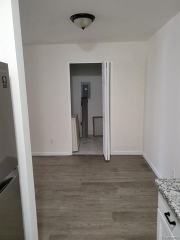 7414 Manor Circle 203, Westland, MI 48185
