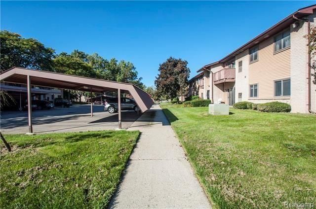 7414 Manor Circle 203, Westland, MI 48185