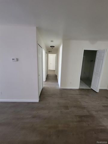 7414 Manor Circle 203, Westland, MI 48185