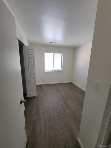 7414 Manor Circle 203, Westland, MI 48185