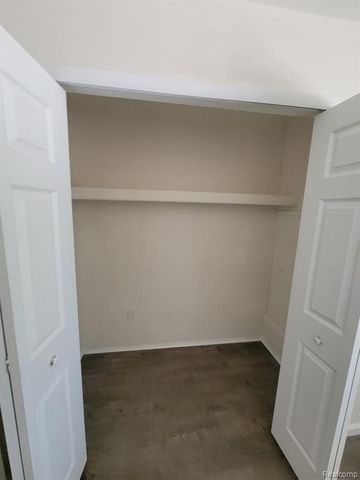 7414 Manor Circle 203, Westland, MI 48185