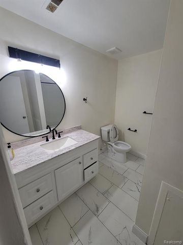 7414 Manor Circle 203, Westland, MI 48185