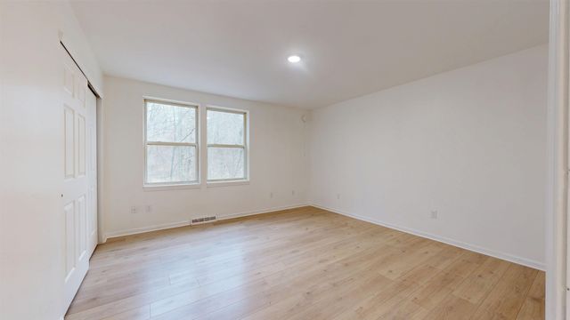 7 Ira Lane, Burlington, VT 05408