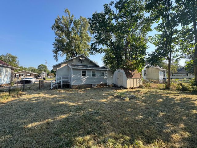 2106 W Webster Street, Springfield, MO 65802