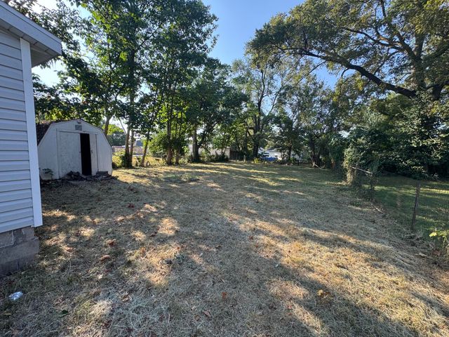 2106 W Webster Street, Springfield, MO 65802