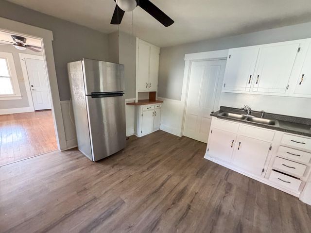 2106 W Webster Street, Springfield, MO 65802