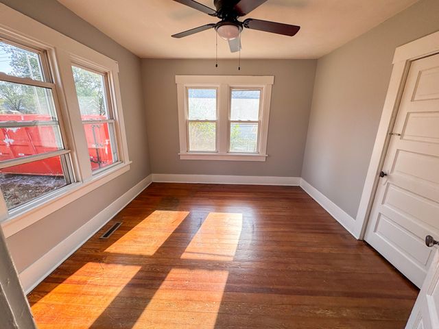 2106 W Webster Street, Springfield, MO 65802