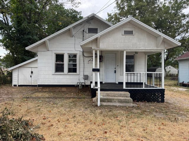 2106 W Webster Street, Springfield, MO 65802