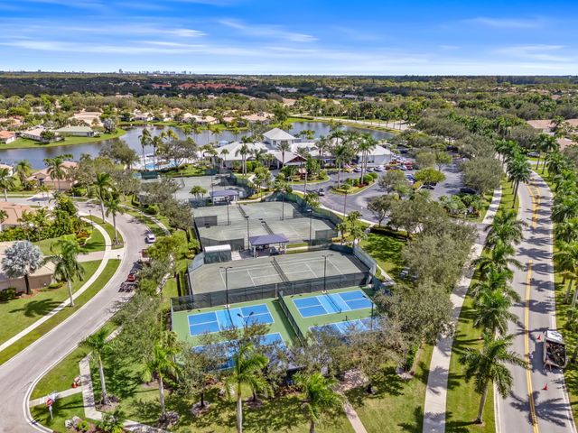 9211 Clipper Circle, West Palm Beach, FL 33411