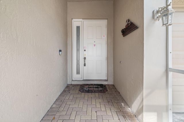 9211 Clipper Circle, West Palm Beach, FL 33411