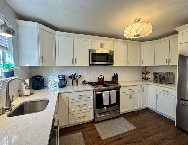 10 Parsley Lane, Narragansett, RI 02874