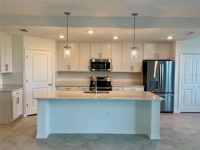 18923 SCALLOP LOOP 105, Lakewood Ranch, FL 34211