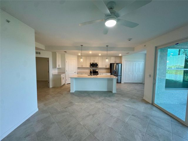 18923 SCALLOP LOOP 105, Lakewood Ranch, FL 34211