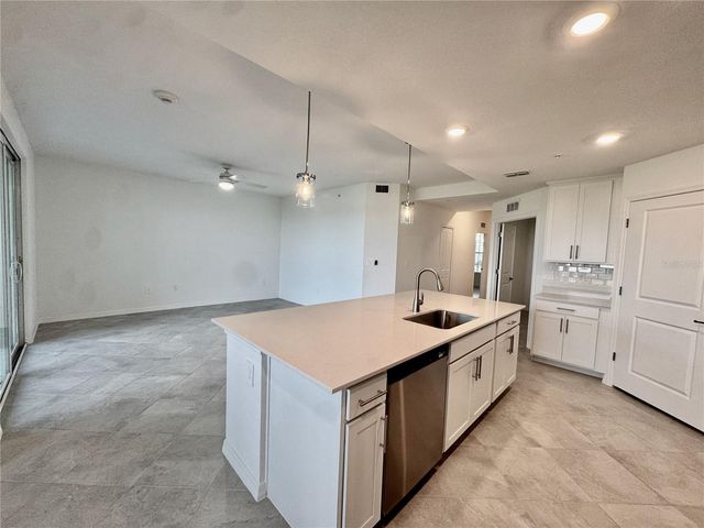 18923 SCALLOP LOOP 105, Lakewood Ranch, FL 34211