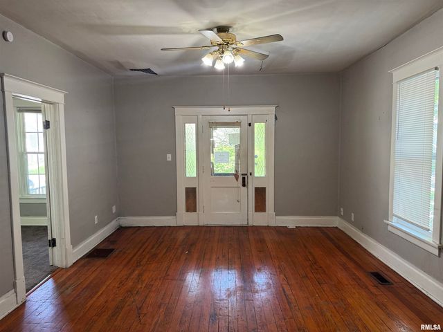 1733 S SPRING Street, Springfield, IL 62704