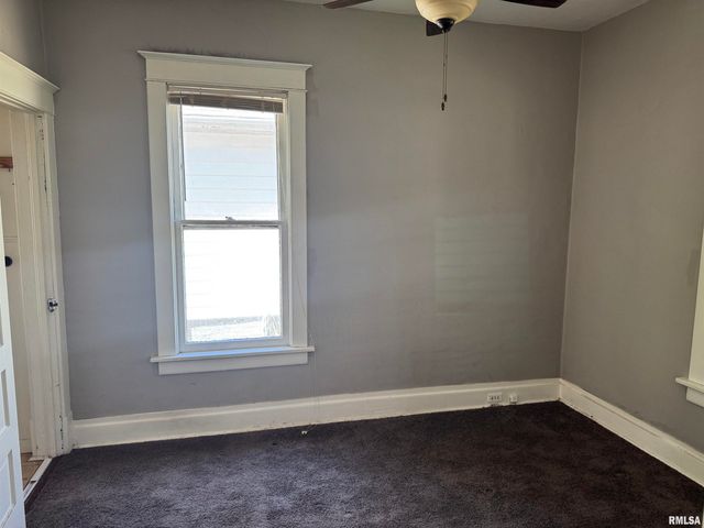 1733 S SPRING Street, Springfield, IL 62704