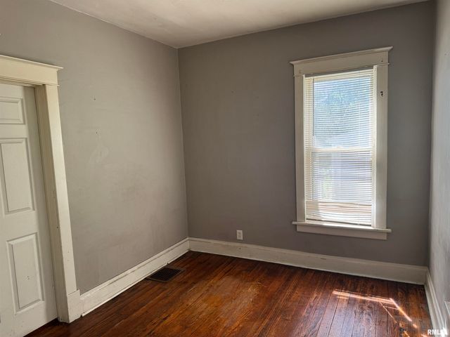 1733 S SPRING Street, Springfield, IL 62704