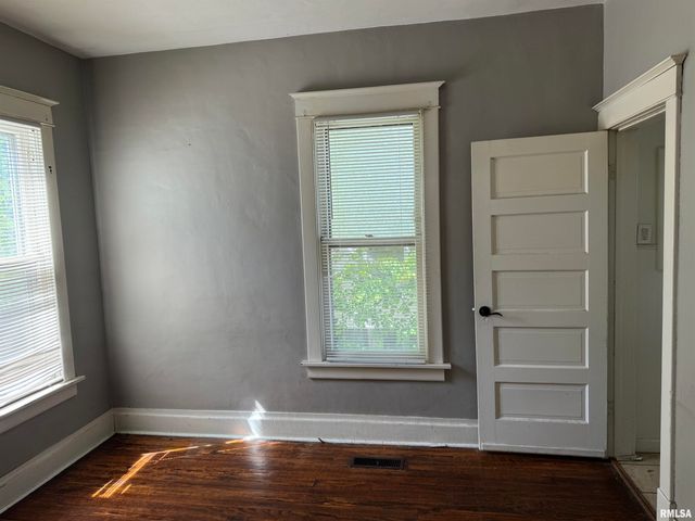 1733 S SPRING Street, Springfield, IL 62704