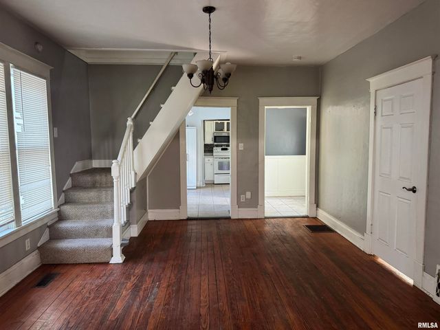 1733 S SPRING Street, Springfield, IL 62704