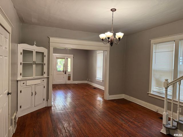 1733 S SPRING Street, Springfield, IL 62704