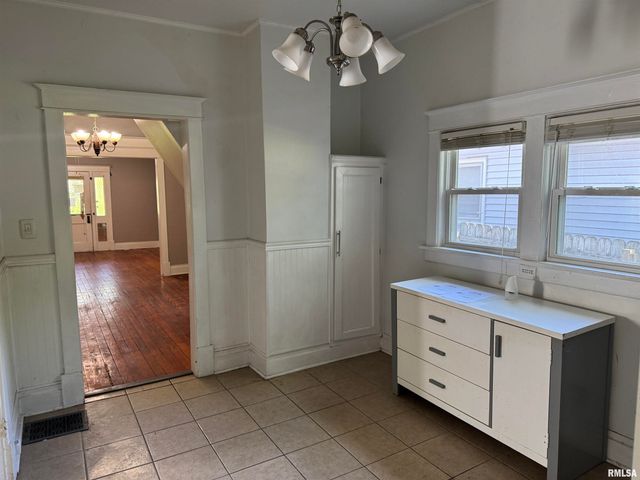 1733 S SPRING Street, Springfield, IL 62704
