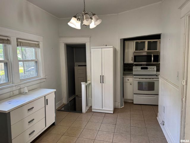 1733 S SPRING Street, Springfield, IL 62704