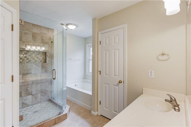 885 Long Branch Circle, Sugar Hill, GA 30518