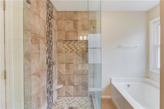 885 Long Branch Circle, Sugar Hill, GA 30518