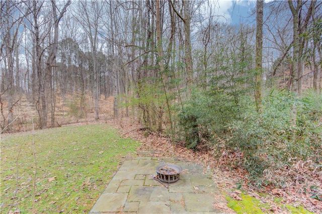 885 Long Branch Circle, Sugar Hill, GA 30518