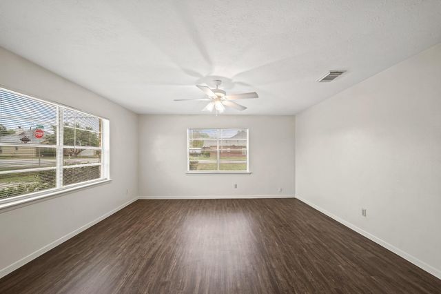322 Pinedale Avenue, Arcola, TX 77583