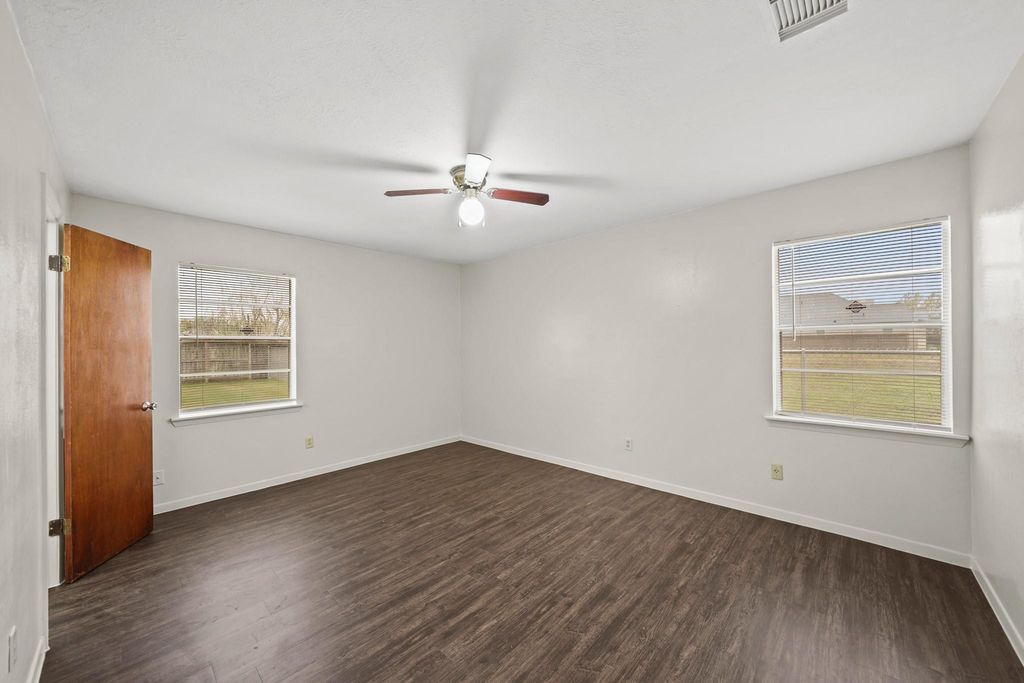 322 Pinedale Avenue, Arcola, TX 77583