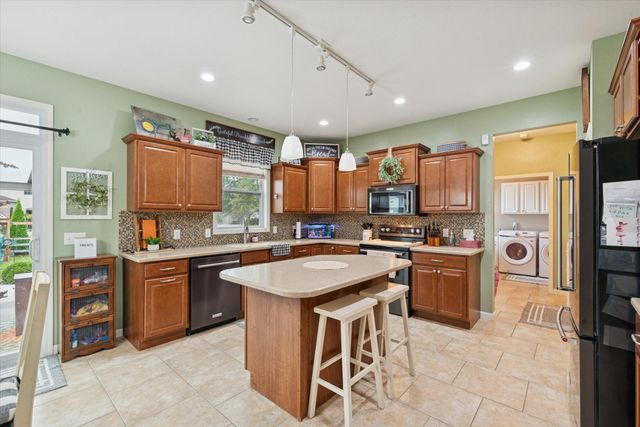 2449 White Aspen Road, Sylvania, OH 43560